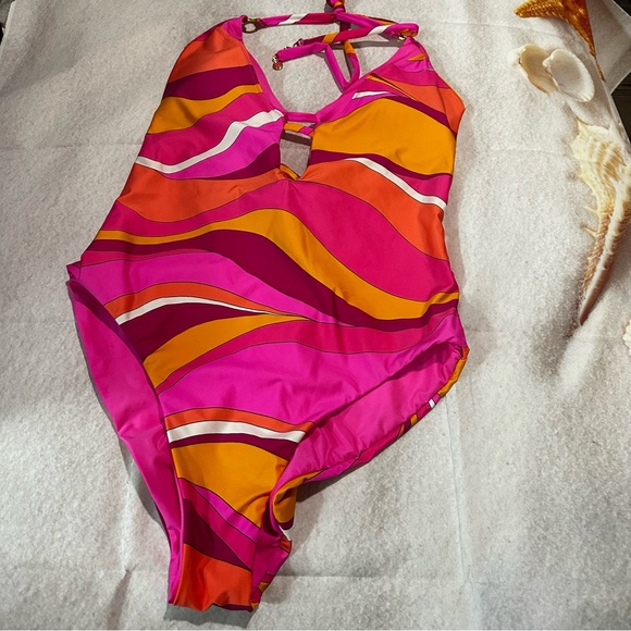 NWT TRINA TURK VIVID VISTA LAYERED HIGH LEG MALLIOT - Picture 6 of 12